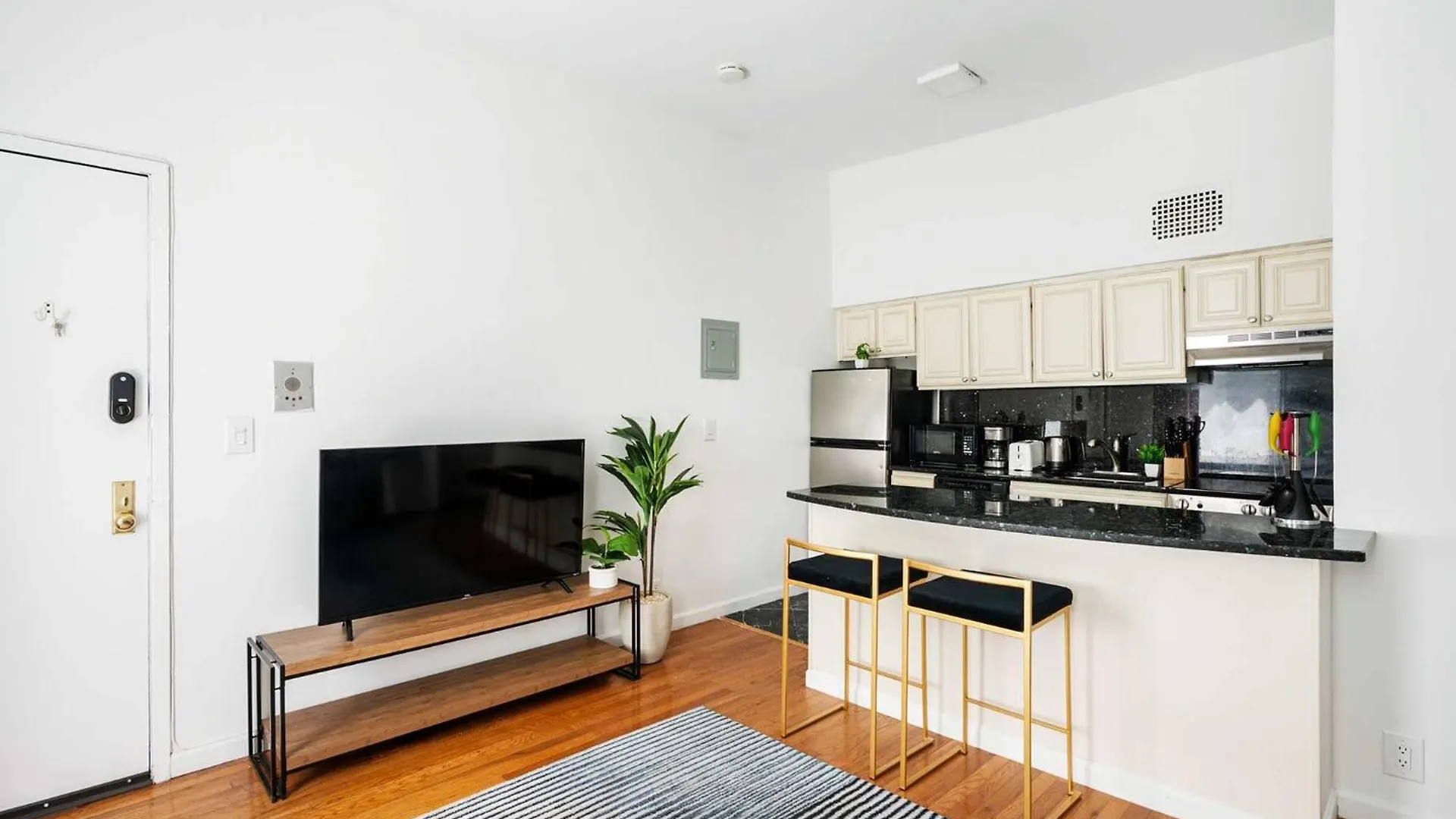ניו יורק 26-2B Gramercy Large 1Br Wd In Unit Courtyard דירה ניו יורק